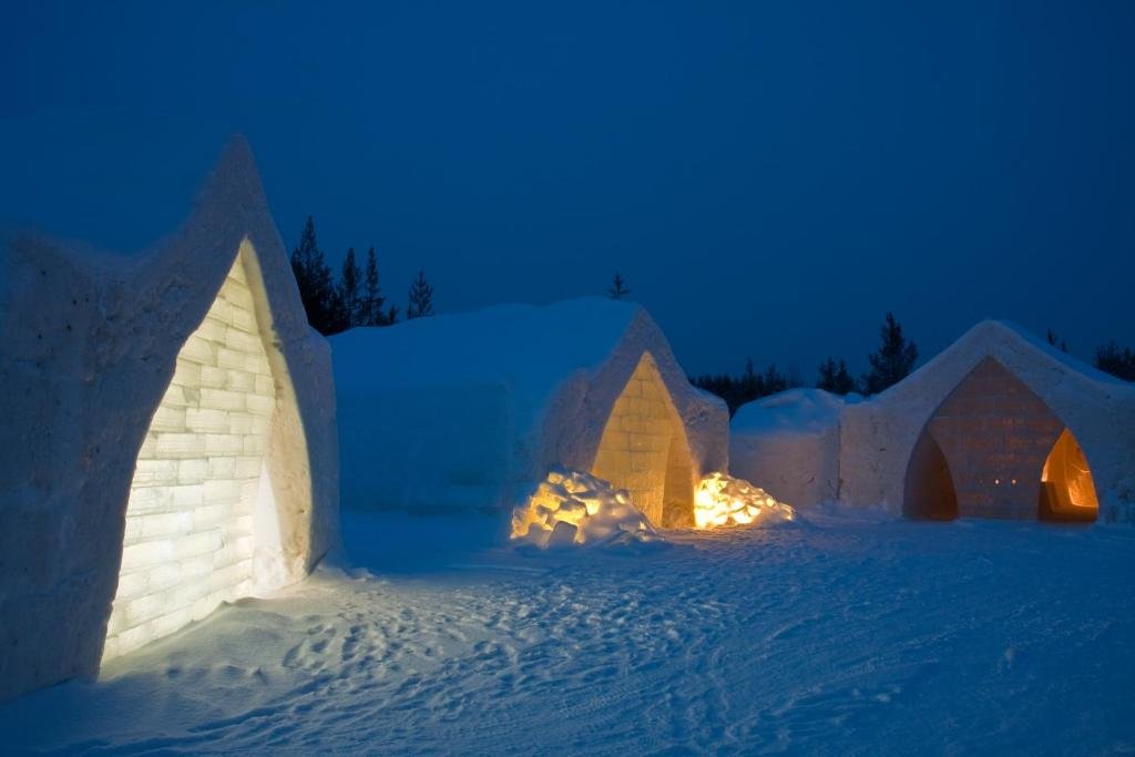 Arctic Snowhotel & Glass Igloos