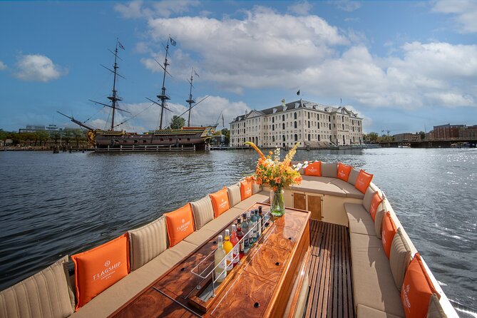 Grachtenbootsfahrt durch Amsterdam mit Live-Guide