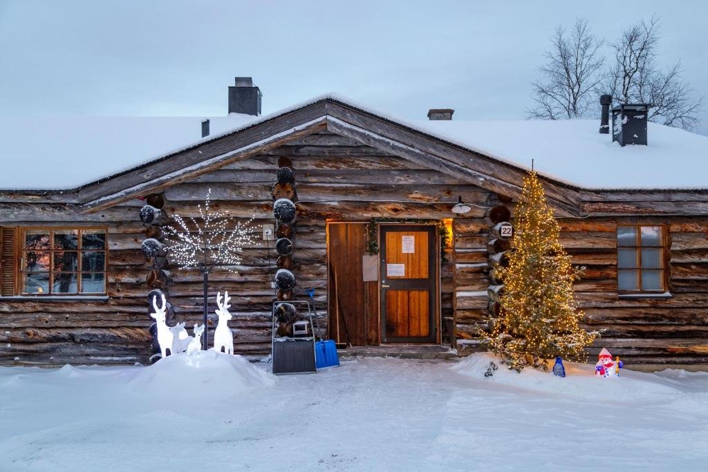 Kuukkeli Log Houses Teerenpesä Saariselkä