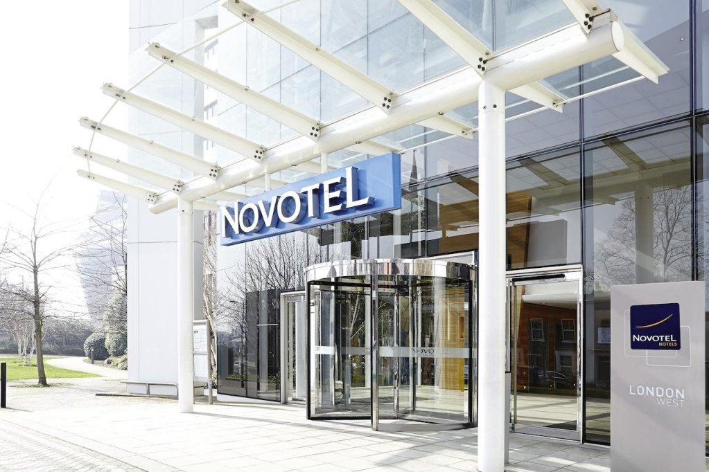 Novotel London West