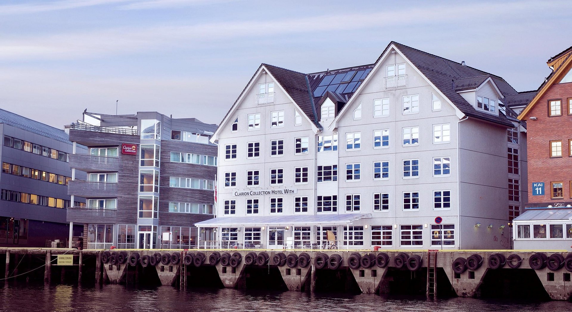 Home Hotel With (Tromsø)