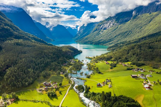 Entlang der wilden Westküste – von Ålesund nach Florø
