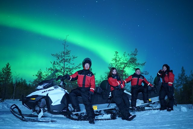 Winterträume am Polarkreis in Rovaniemi - inkl. Schneemobiltour